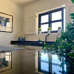 2 Bed New 公寓 *